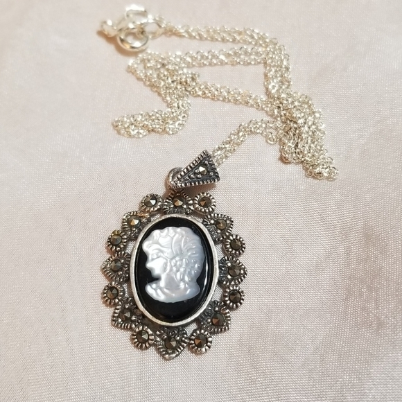 CAMEO VINTAGE Onyx MOP Sterling Necklace - Picture 5 of 6